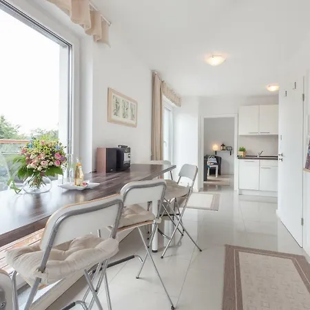 Daire Strandhaus Manatee Sellin (Rugen)